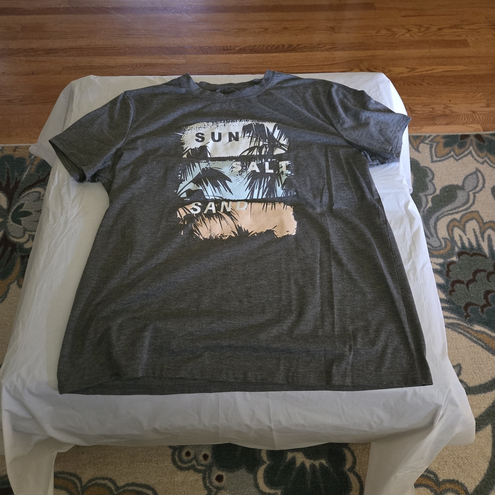 Sunset Graphic Tee in Charcoal Gray Short Sleeve